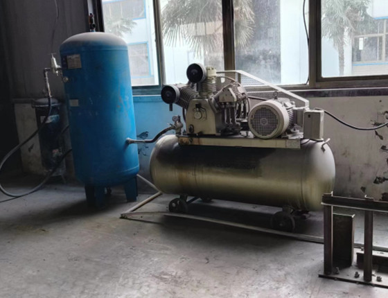 �Ϸ�����������